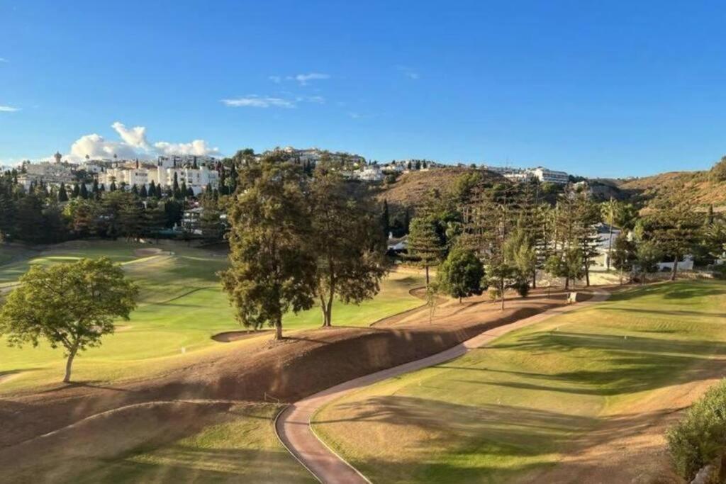 5* Stunning Golf & Sea Apartment Mijas Exterior foto